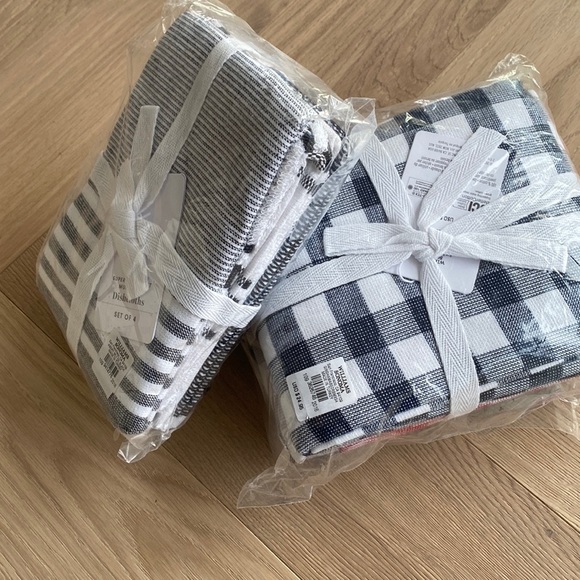 Sold —- System Error —- Contact Poshmark - Picture 1 of 1